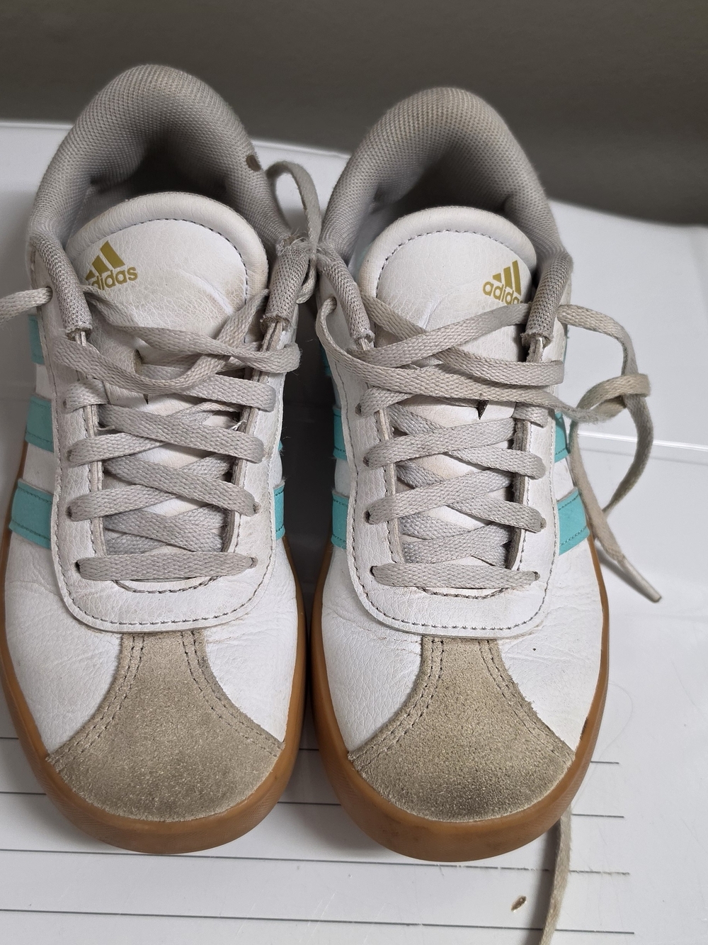 Adidas Kids White, Teal & Gum Casual Sneakers